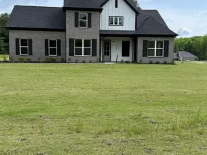 596 Centerline Roper Loop, Byhalia, MS 38611