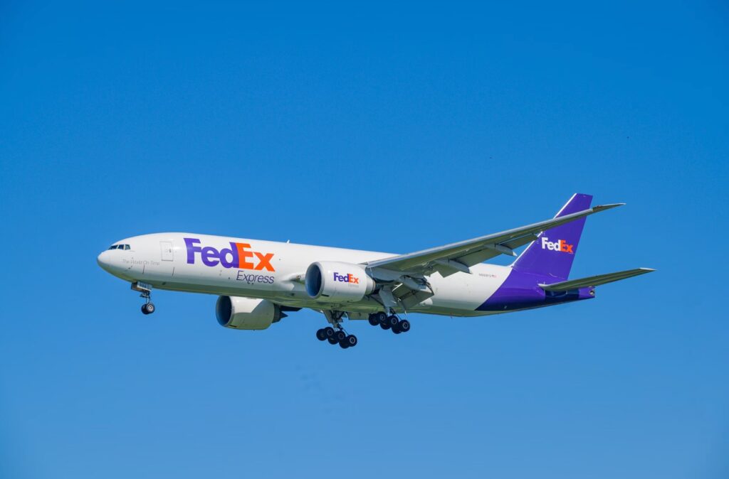 Unsplash.com Fedex Airplane Flying Sky Over Memphis E0GhuttIA Web
